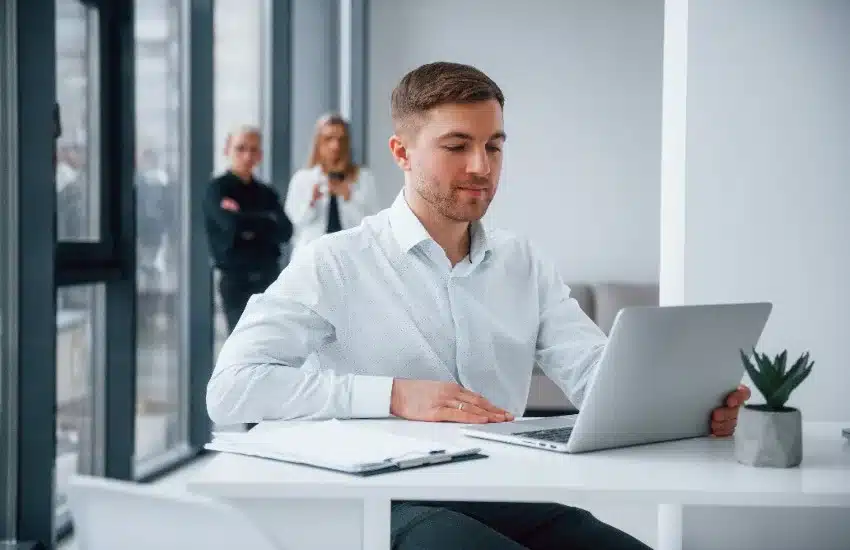 Gestione di presenze dei dipendenti con Sesame HR